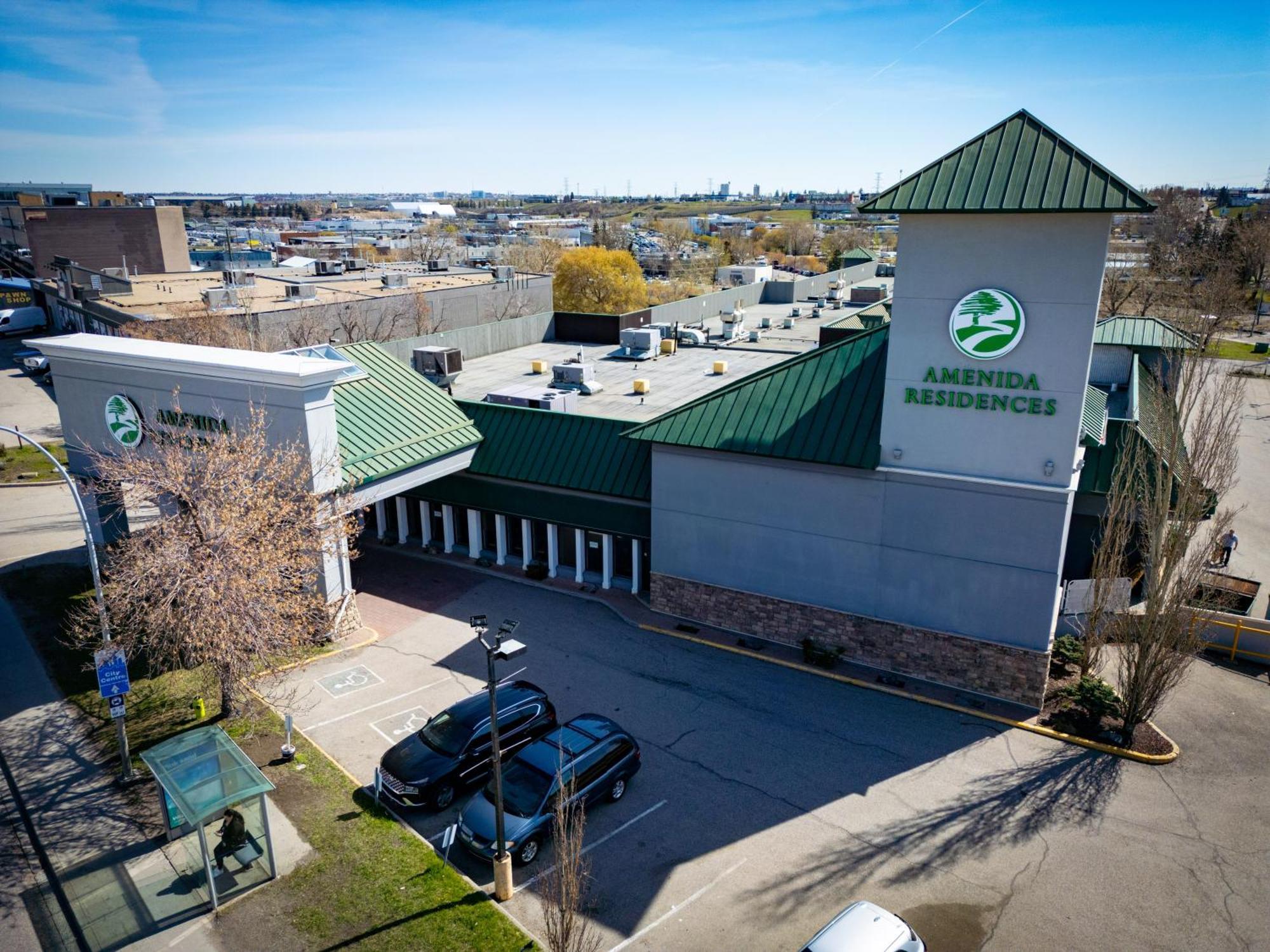 Amenida Residences, YYC Екстериор снимка