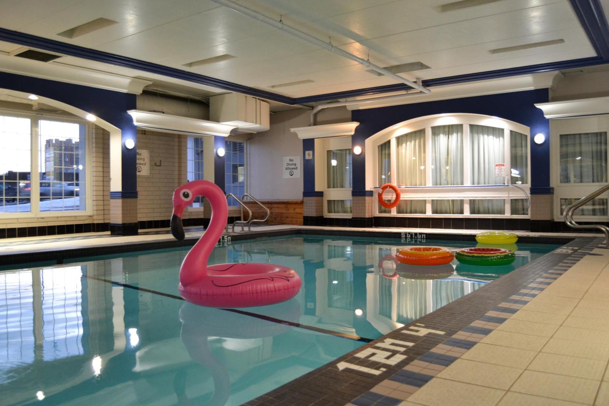 Amenida Residences, YYC Екстериор снимка
