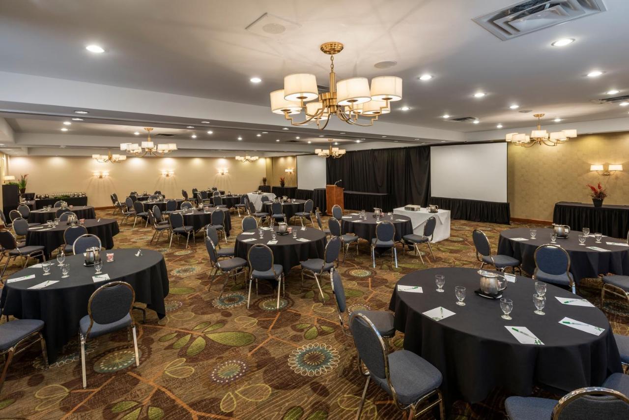 Amenida Residences, YYC Екстериор снимка